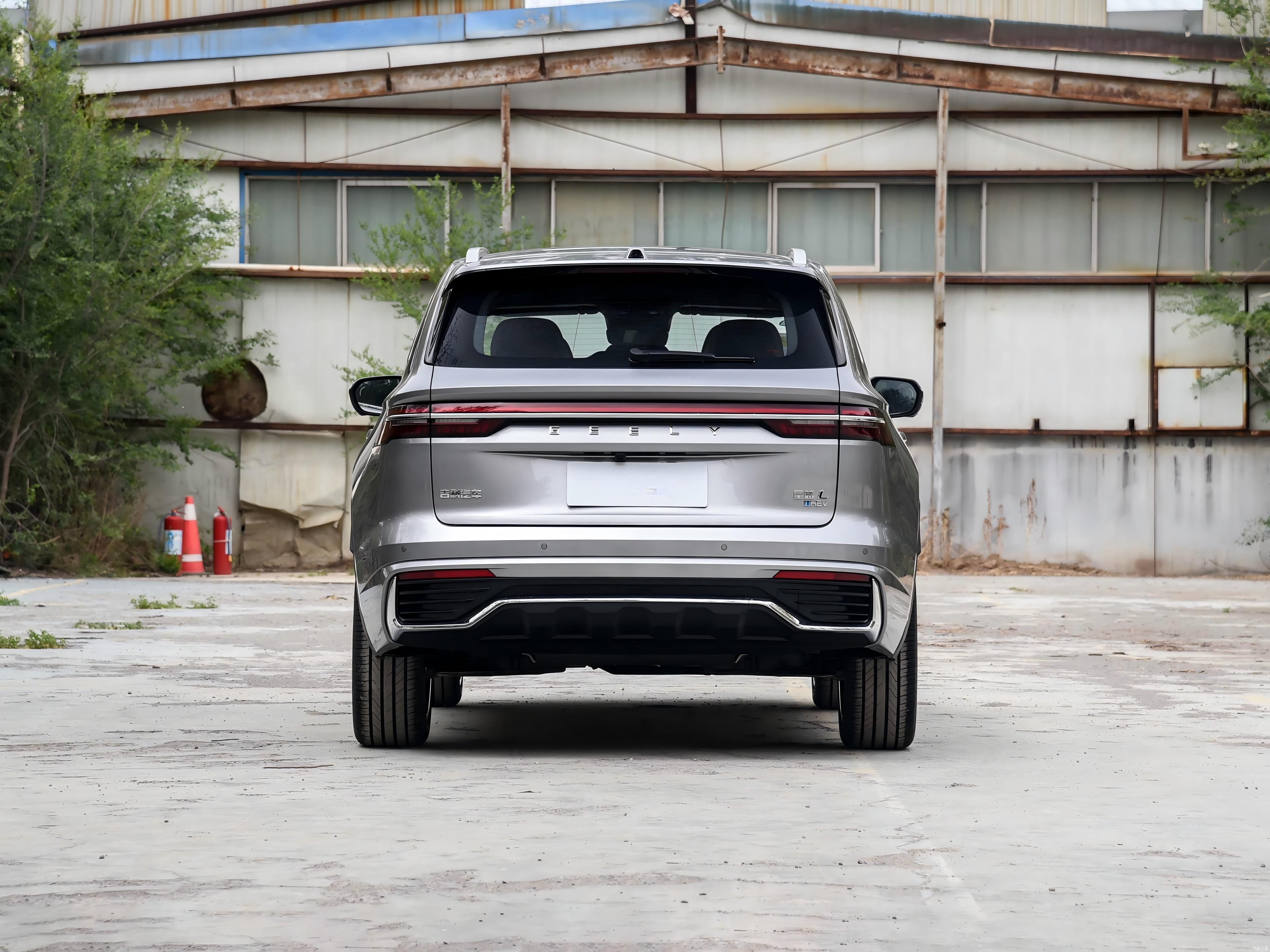 Geely Xingyue L i-HEV WangShi 2026 3