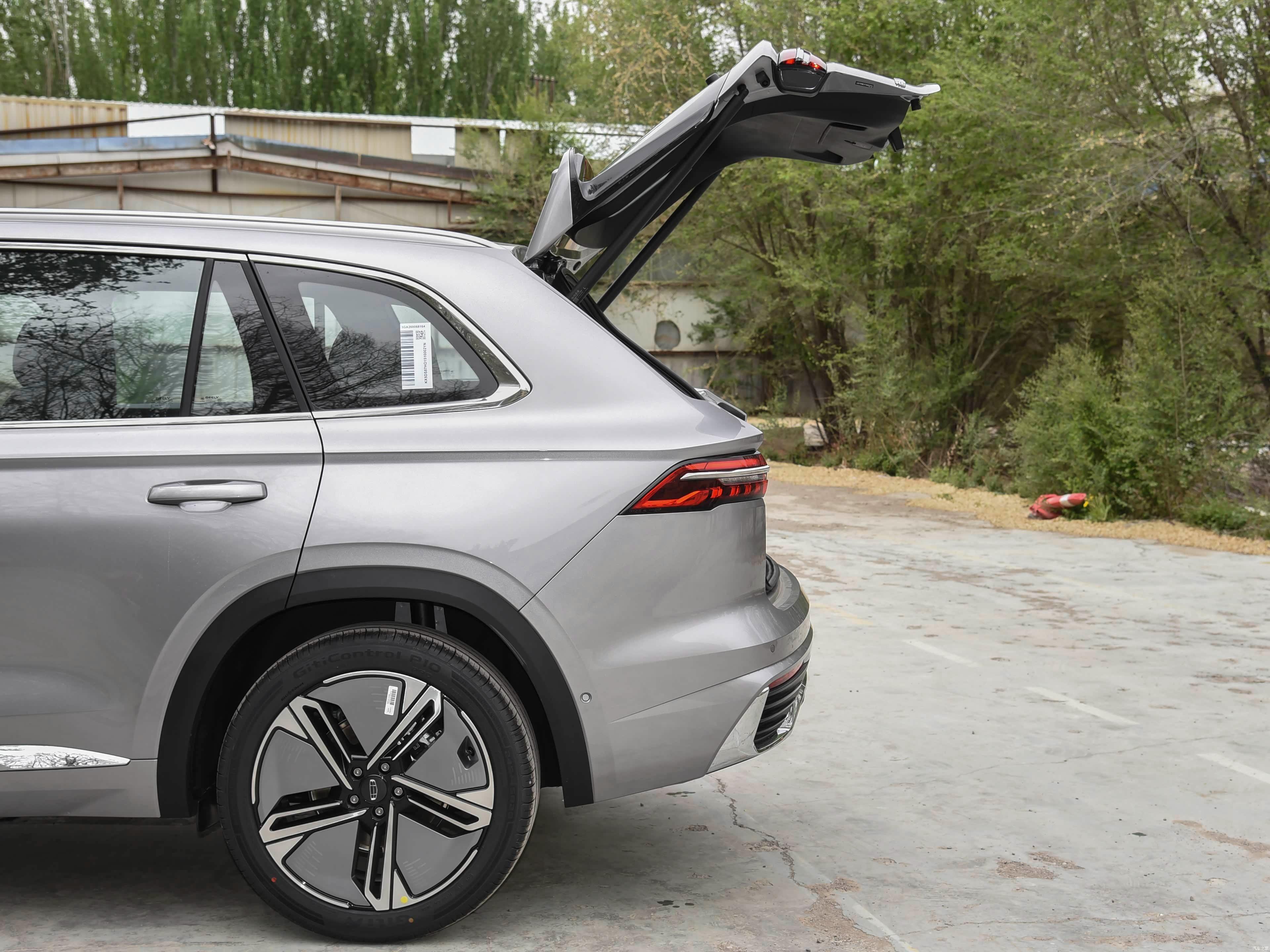 Geely Xingyue L i-HEV WangShi 2026 7