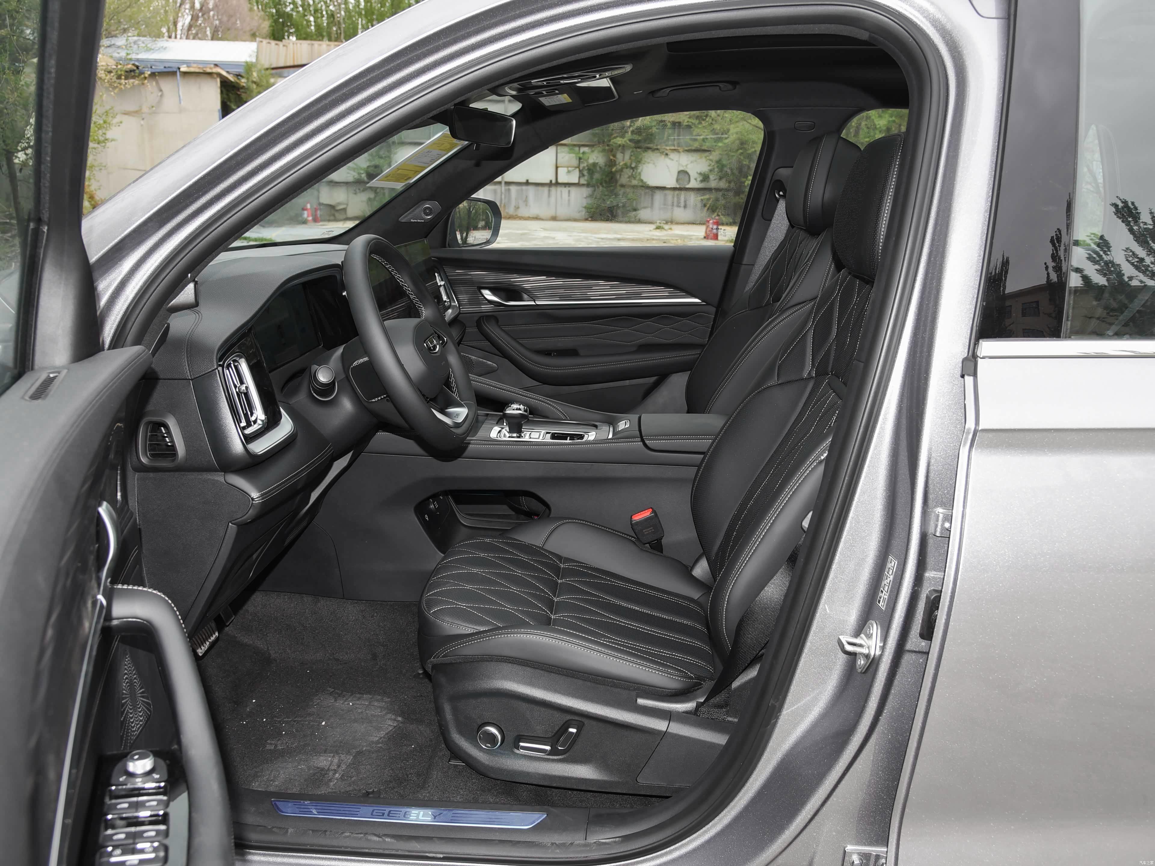 Geely Xingyue L i-HEV WangShi 2026 21