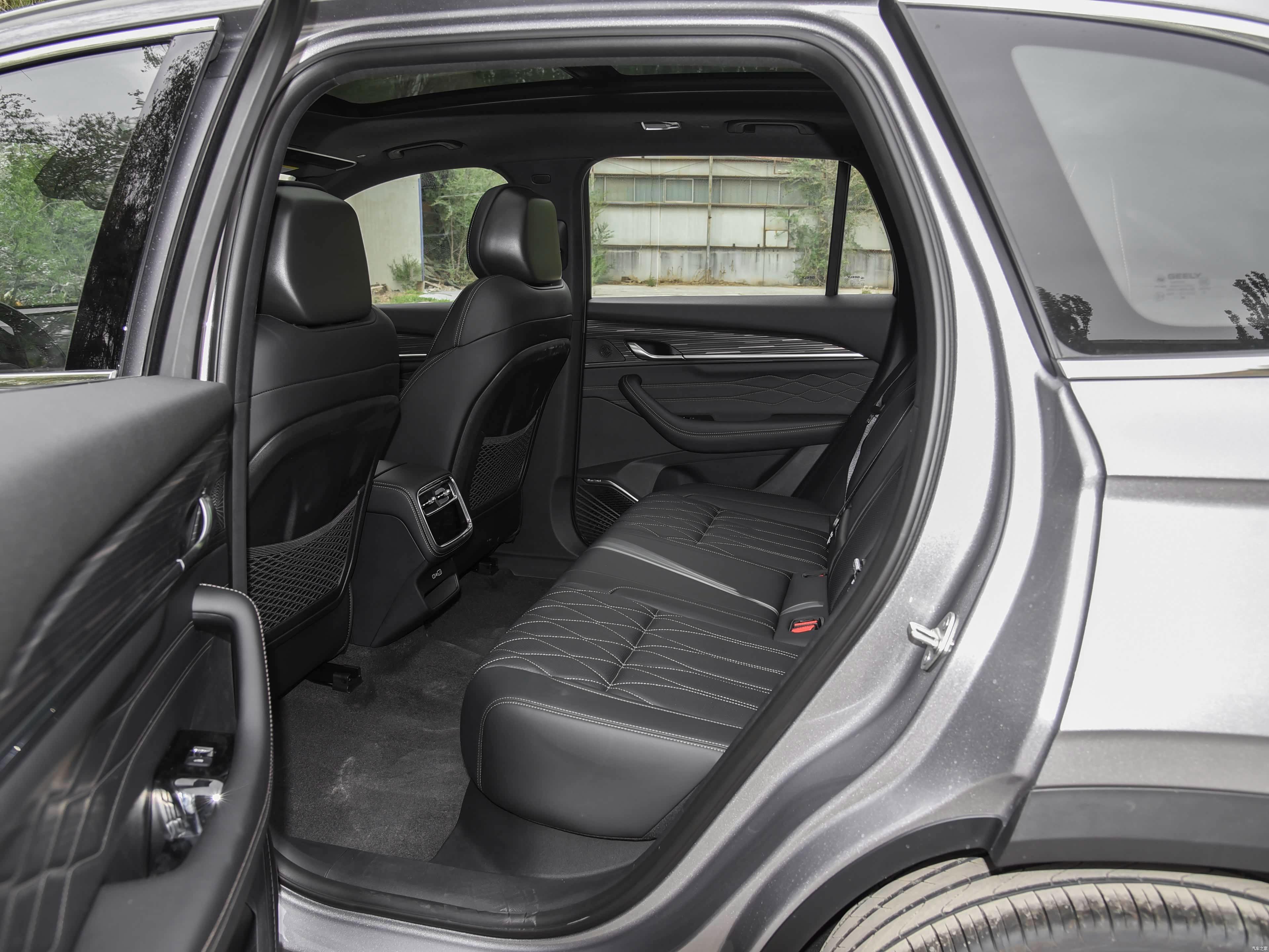 Geely Xingyue L i-HEV WangShi 2026 34