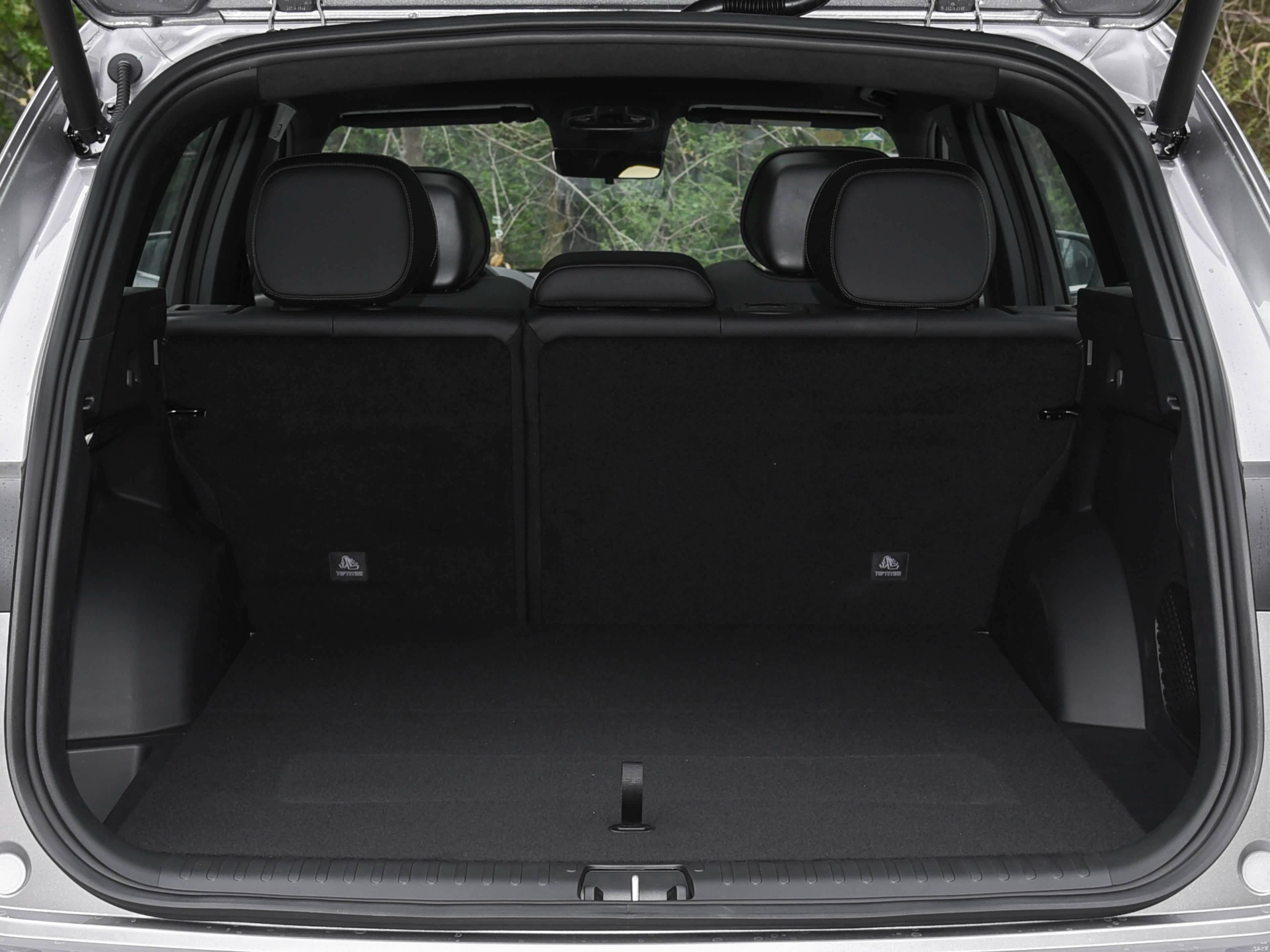 Geely Xingyue L i-HEV WangShi 2026 44