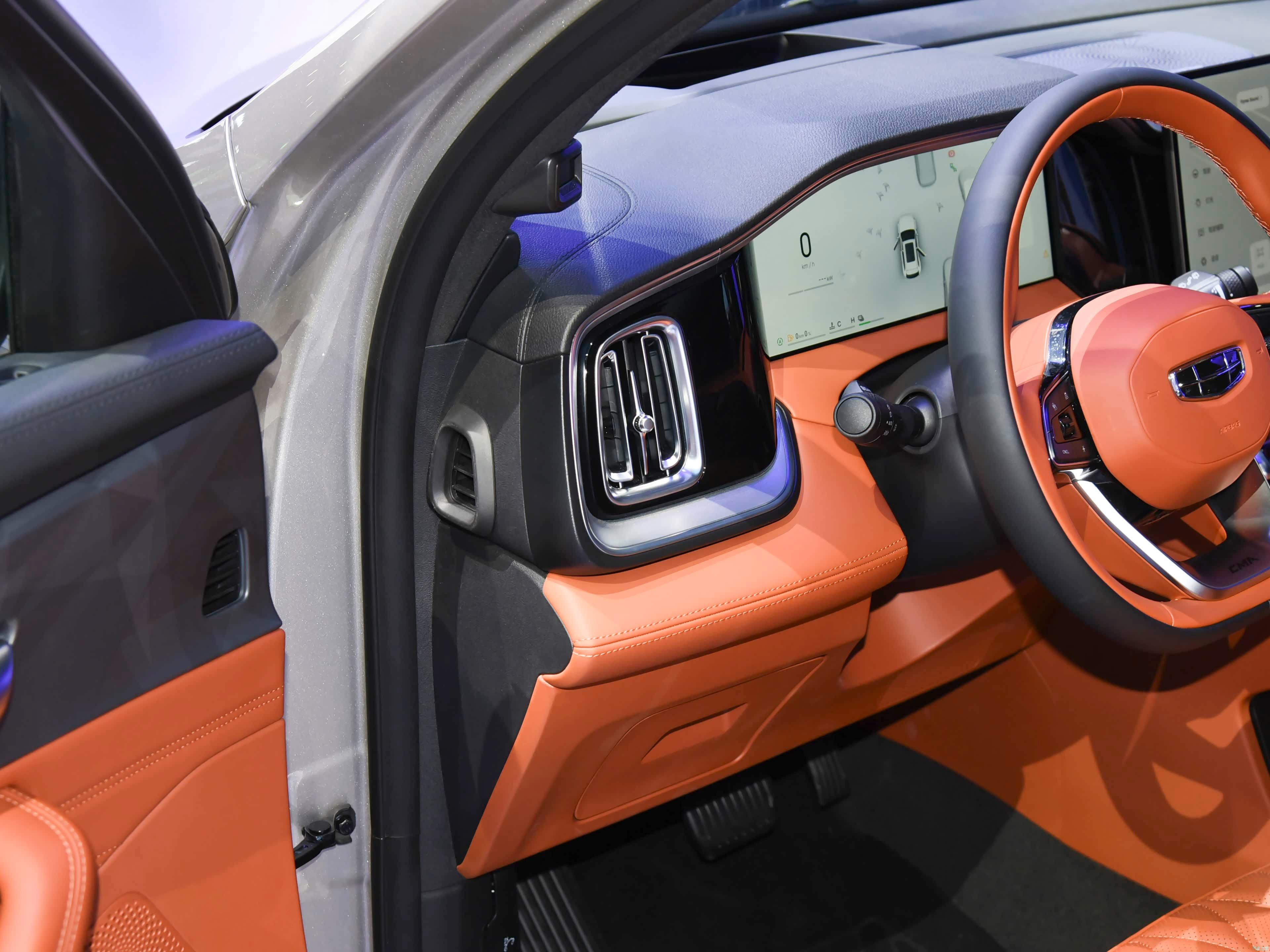 Geely Xingyue L i-HEV WangShi 2026 47