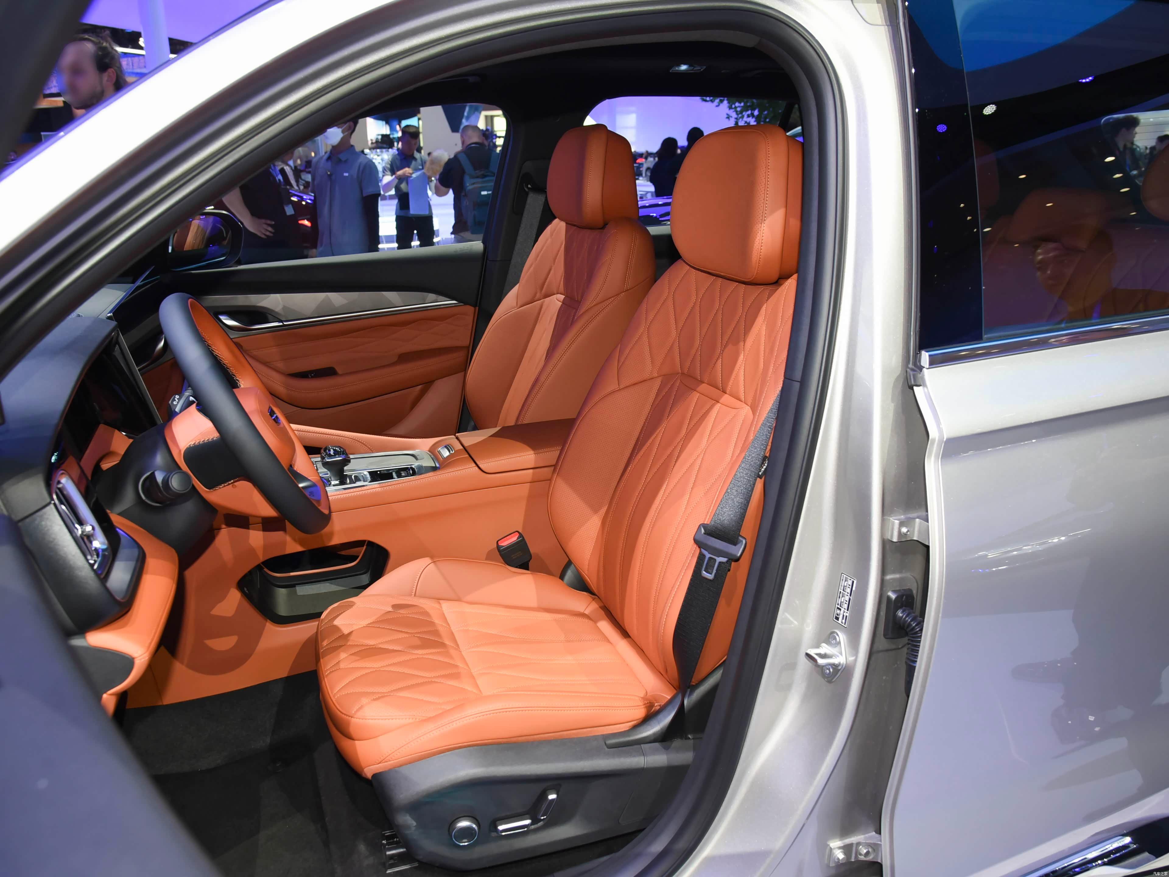 Geely Xingyue L i-HEV WangShi 2026 51