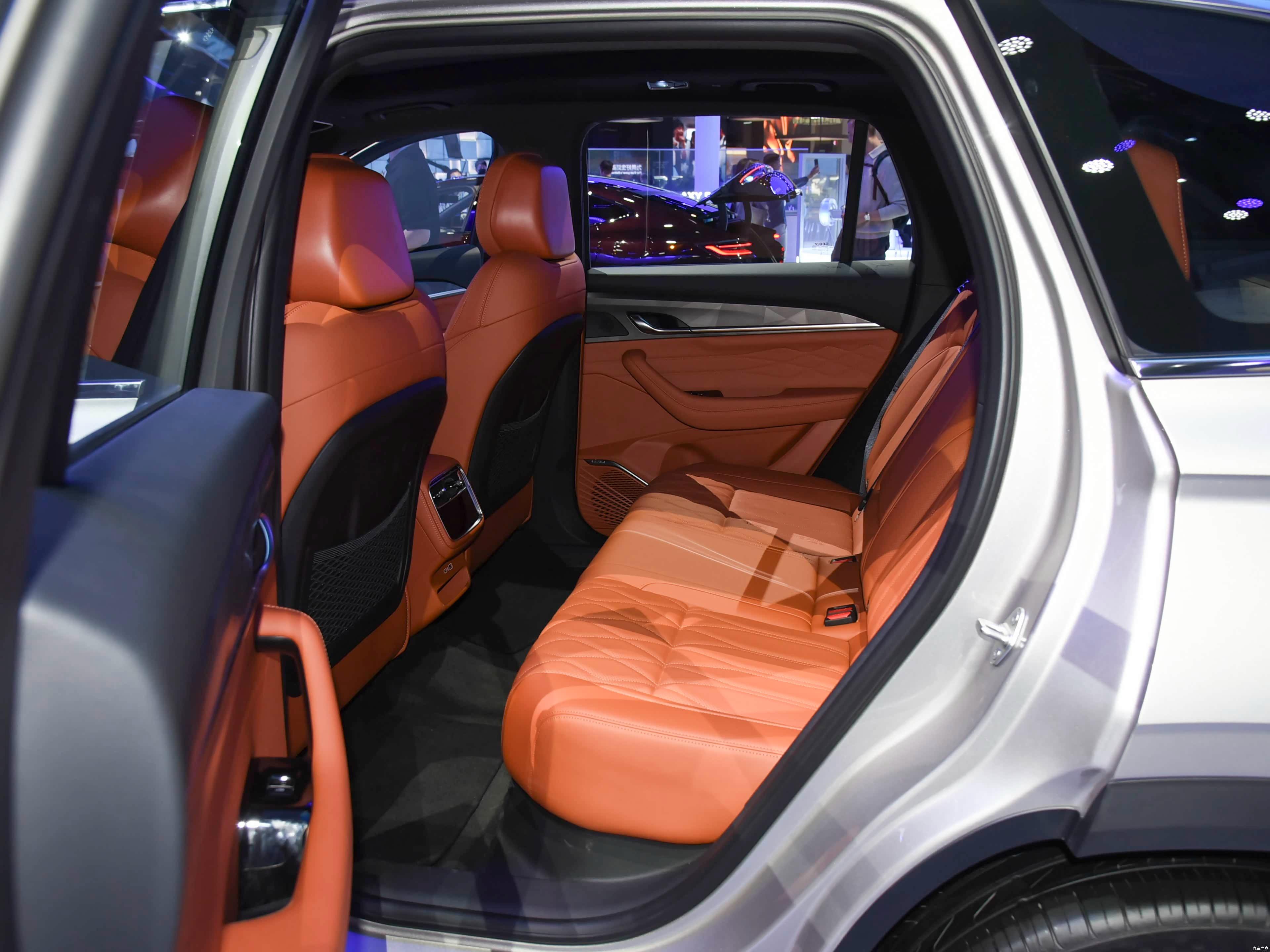 Geely Xingyue L i-HEV WangShi 2026 57