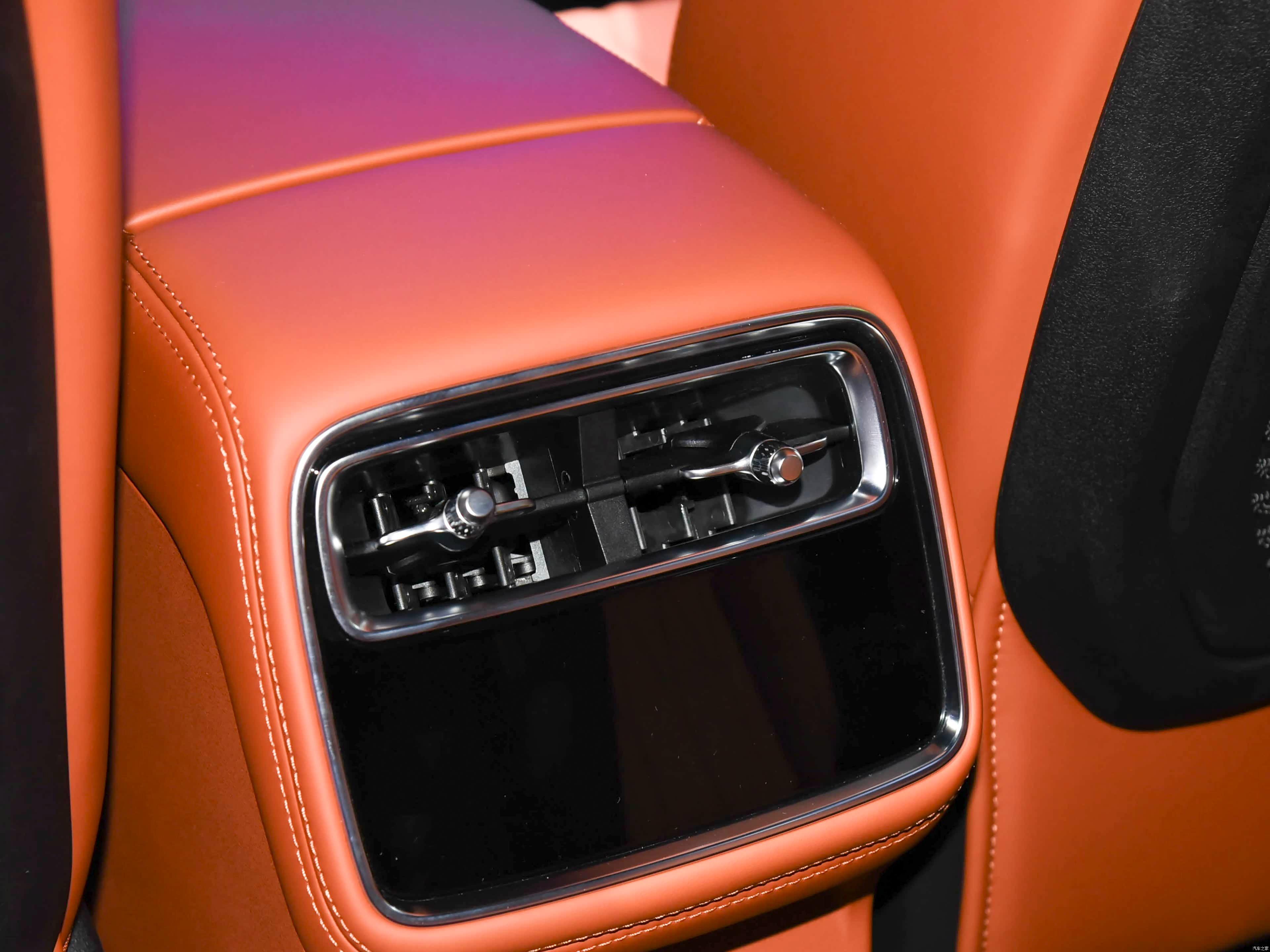 Geely Xingyue L i-HEV WangShi 2026 64